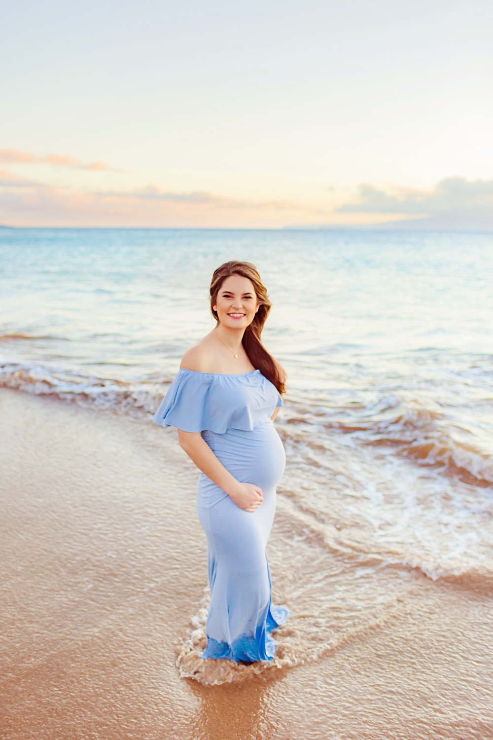 Sunset maternity portraits on Maui Amanda + Luis' babymoon shoot